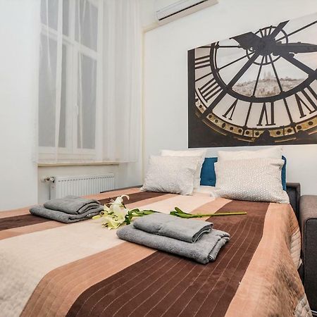 Timeless Apartment With Free Private Parking Budapest Eksteriør bilde