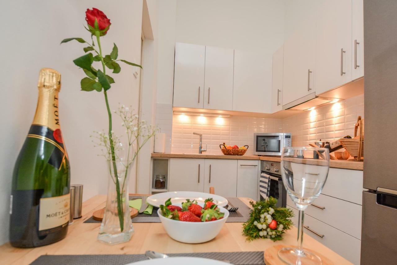 Timeless Apartment With Free Private Parking Budapest Eksteriør bilde